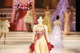 中國北京婚博會上國際婚紗禮服流行時尚發布 中國北京婚博會上國際婚紗禮服流行時尚發布